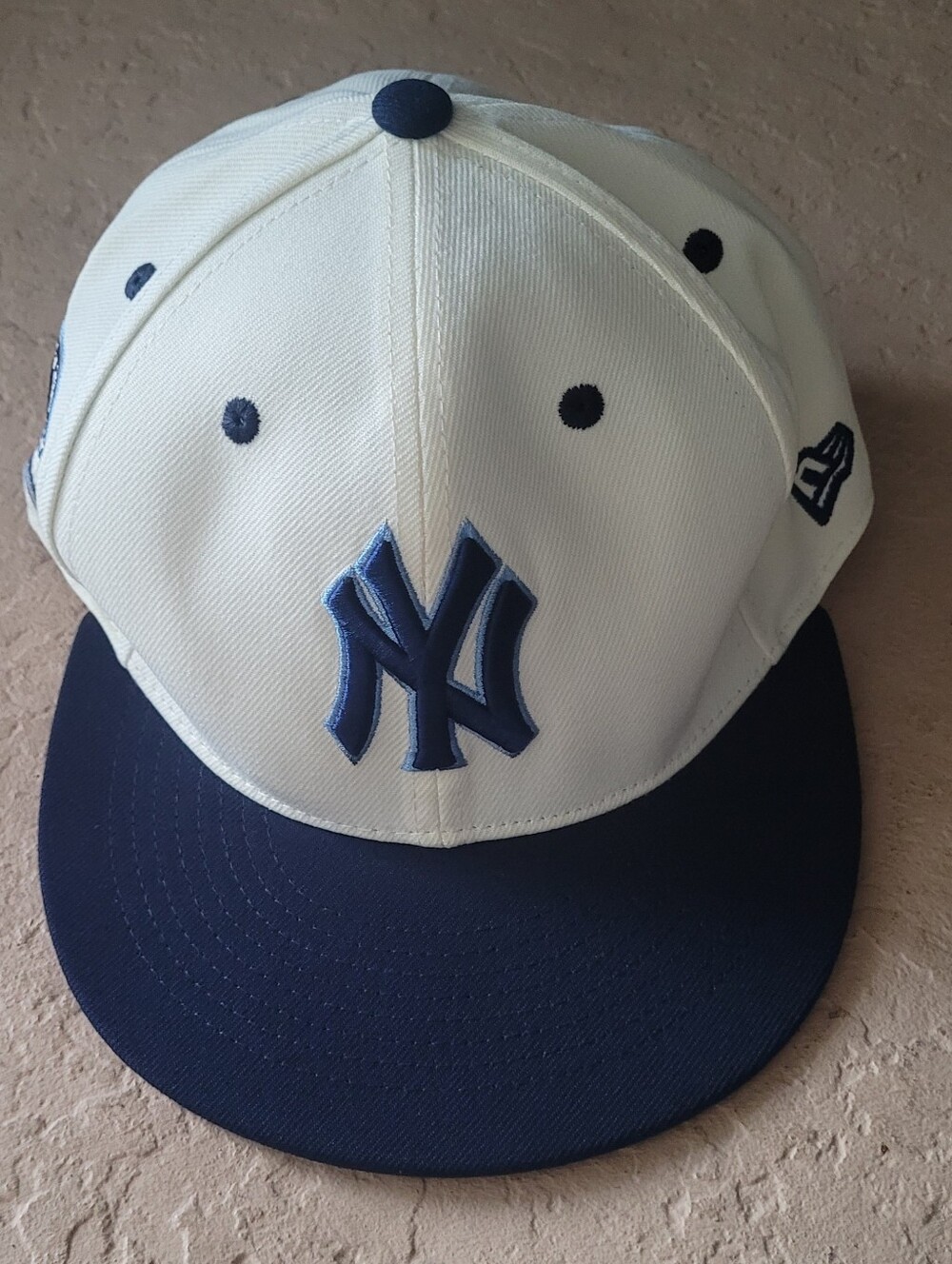 New Era New York Yankees 7 5/8 Cream Blue 59FIFTY Fitted MLB Cap